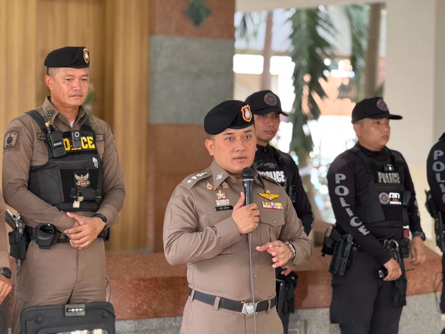 การบรรยาย วิธีการป้องกันตัว การเอาตัวรอดจากเหตุวิกฤต (Active Shooter) พร้อมทั้งซักซ้อมแผนเผชิญเหตุ ฉุกเฉิน ประจำสถานศึกษา